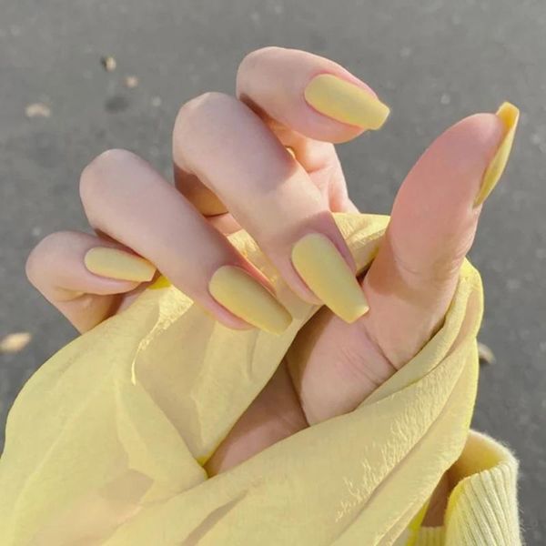 24pcs/box full cover fake press on nails matte yellow pure acrylic frosted ballerina for women and girls false, Red;gold
24pcs/box full cover fake press on nails matte yellow pure acrylic frosted ballerina for women and girls false, Red;gold