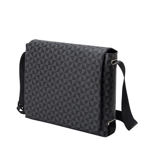 designer bag black man messenger bags classic leather men bags shoulder crossbody business briefcase sling printed male bag
designer bag black man messenger bags classic leather men bags shoulder crossbody business briefcase sling printed male bag