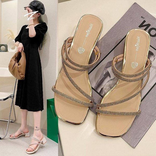 slippers shoes woman's square heel lady luxury slides low jelly flip flops med 2021 block girl designer summer glitter fashion r, Black
slippers shoes woman's square heel lady luxury slides low jelly flip flops med 2021 block girl designer summer glitter fashion r, Black