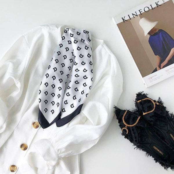scarves 2021 brand winter scarf 100% silk small female pashmina 53*53 cm poncho foulard bandana shawl spring square hijab, Blue;gray
scarves 2021 brand winter scarf 100% silk small female pashmina 53*53 cm poncho foulard bandana shawl spring square hijab, Blue;gray