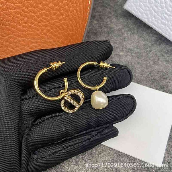 buy 75% off advanced sense earrings female new pearl red atmosphere gentle department, Golden;silver
buy 75% off advanced sense earrings female new pearl red atmosphere gentle department, Golden;silver