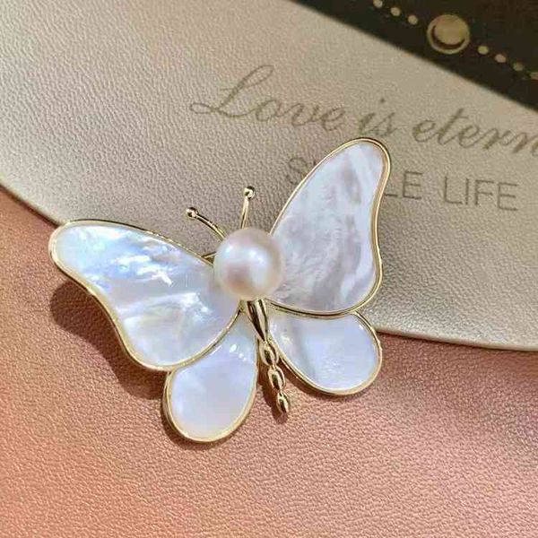 brooch autumn and winter butterfly women's advanced design sense sweet pearl pin clothing accessories, Gray
brooch autumn and winter butterfly women's advanced design sense sweet pearl pin clothing accessories, Gray