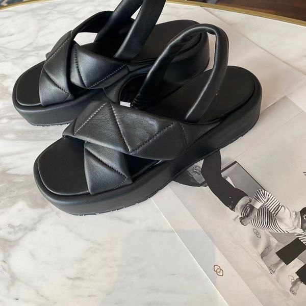 women slippers luxury designer comfortable breathable shoes size 35-40 slip-on sandals fashion popular white black female sock shoes
women slippers luxury designer comfortable breathable shoes size 35-40 slip-on sandals fashion popular white black female sock shoes
