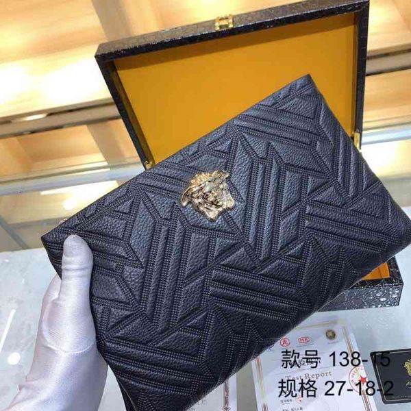 handbag 2021 fashion three-dimensional pattern beauty head leather men's hand large capacity zipper clip, Black;red
handbag 2021 fashion three-dimensional pattern beauty head leather men's hand large capacity zipper clip, Black;red