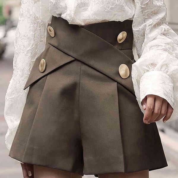 shorts black patchwork metal button short for women high waist casual shorts female summer fashion clothing 2021 tide, White;black
shorts black patchwork metal button short for women high waist casual shorts female summer fashion clothing 2021 tide, White;black