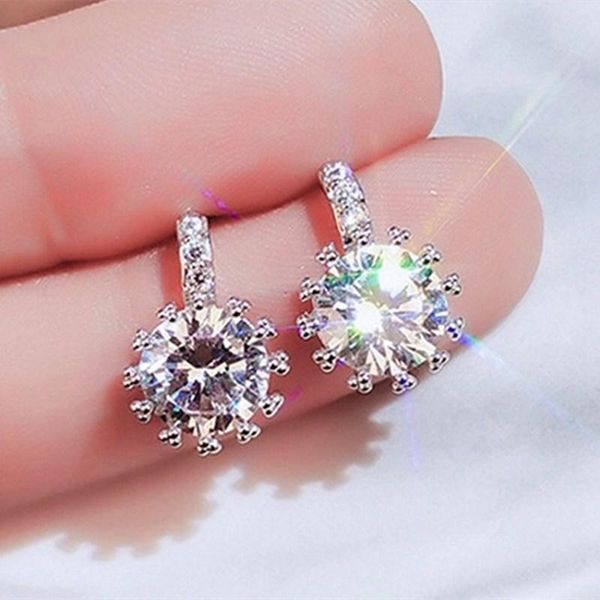 exquisite inlaid zircon earrings fashion personality beautiful jewelry for women feature namour charm gift all seasons stud, Golden;silver
exquisite inlaid zircon earrings fashion personality beautiful jewelry for women feature namour charm gift all seasons stud, Golden;silver