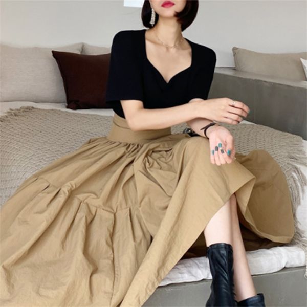 korean chic summer temperament v-neck short-sleeved t-shirt + high-waist long pleated skirt two piece set women 210602, Black;white
korean chic summer temperament v-neck short-sleeved t-shirt + high-waist long pleated skirt two piece set women 210602, Black;white