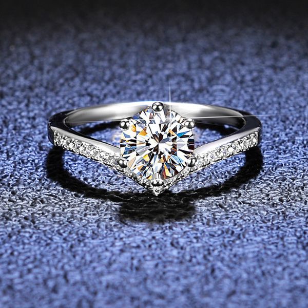 v-shaped wedding 1ct moissanite diamond sterling silver women's ring anniversary gift, Slivery;golden
v-shaped wedding 1ct moissanite diamond sterling silver women's ring anniversary gift, Slivery;golden