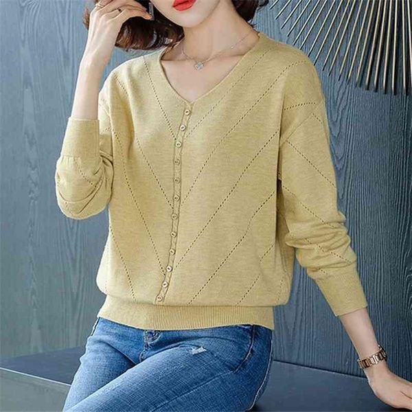 loose v-neck pullover women solid button patchwork long sleeve knitwear casual spring large size knitted sweater female 210522, White;black
loose v-neck pullover women solid button patchwork long sleeve knitwear casual spring large size knitted sweater female 210522, White;black