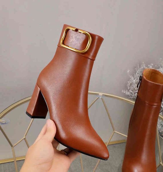 dress shoes high heel martin boots autumn and winter thick women's shoes desert bootss 100% genuine leather zipper letters fashion, Black
dress shoes high heel martin boots autumn and winter thick women's shoes desert bootss 100% genuine leather zipper letters fashion, Black