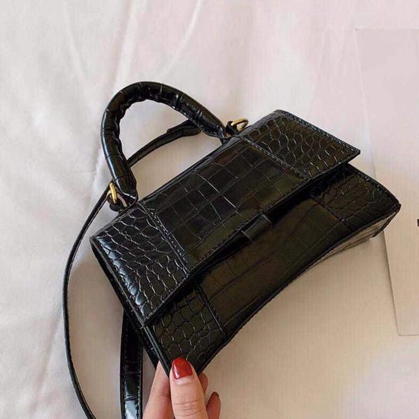 classic ladies flap shoulder bags fashion women crossbody clutch messenger purse totes
classic ladies flap shoulder bags fashion women crossbody clutch messenger purse totes