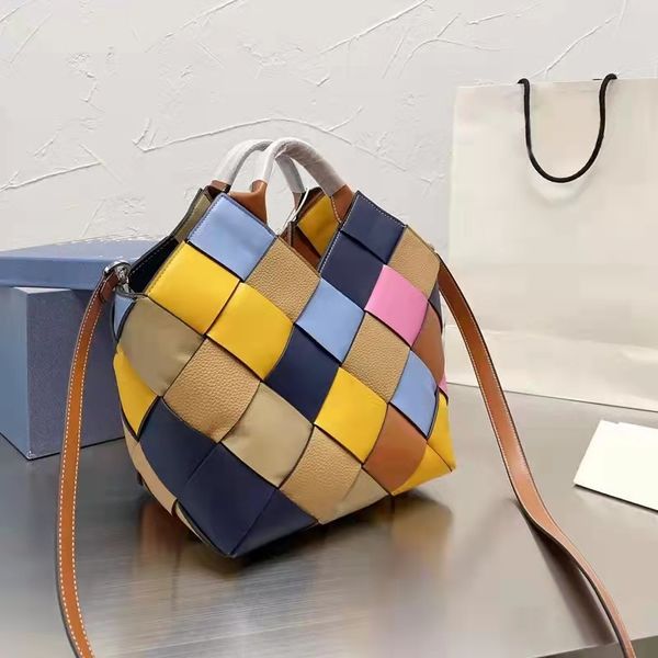 luxury design colorful woven bag high-quality leather sturdy handbag flower basket version womens shopping bags retro style purse
luxury design colorful woven bag high-quality leather sturdy handbag flower basket version womens shopping bags retro style purse