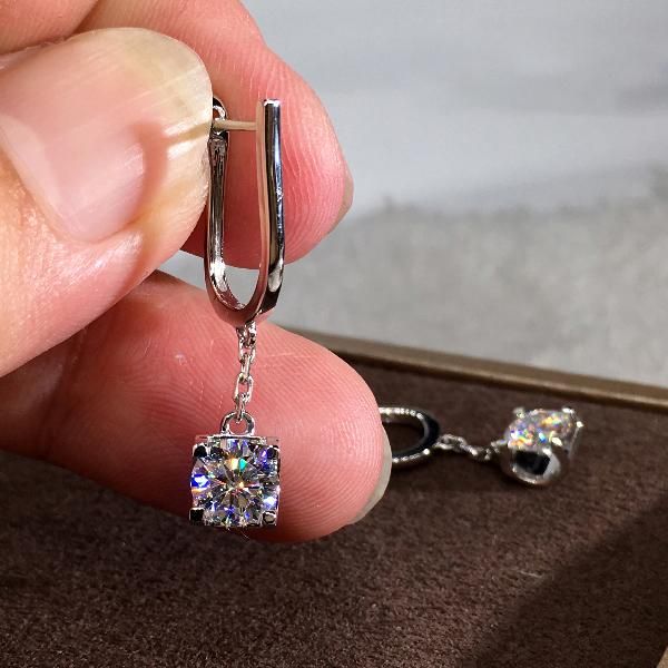 hoop & huggie white zircon charm female earrings trendy bride round crystal classic gold silver color wedding for women, Golden;silver
hoop & huggie white zircon charm female earrings trendy bride round crystal classic gold silver color wedding for women, Golden;silver