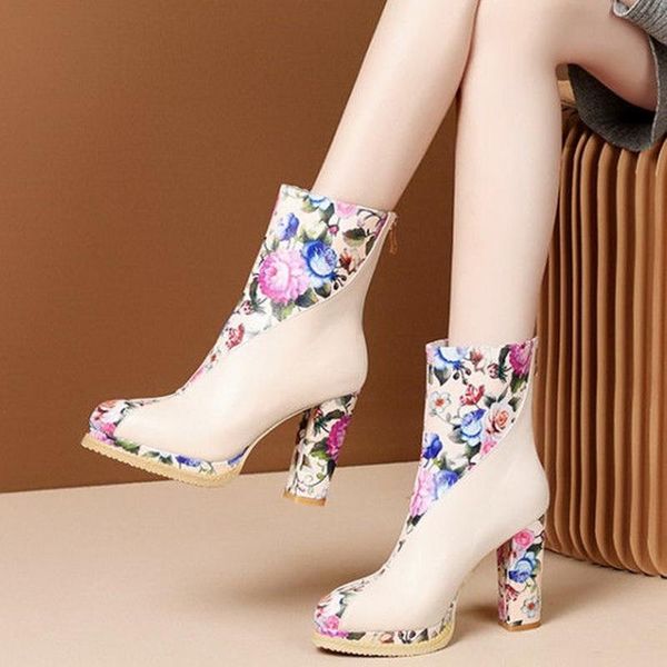 boots genuine leather short boots,women platforms shoes,short plush,square flower printing heel,fashion female footware, black,beige
boots genuine leather short boots,women platforms shoes,short plush,square flower printing heel,fashion female footware, black,beige