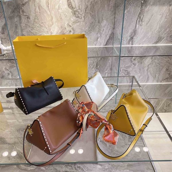 fashion style women bages crossbody bag shoulder handbag patent leather four colors designed for young girls
fashion style women bages crossbody bag shoulder handbag patent leather four colors designed for young girls