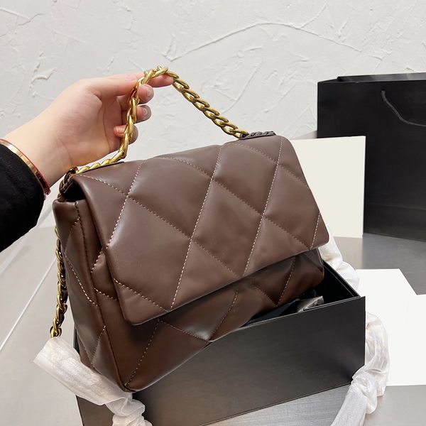 19 series autumn winter jumbo bags classic single flap quilted matelasse chain cross body shoudler totes large capacity outdoor sacoche stre
19 series autumn winter jumbo bags classic single flap quilted matelasse chain cross body shoudler totes large capacity outdoor sacoche stre