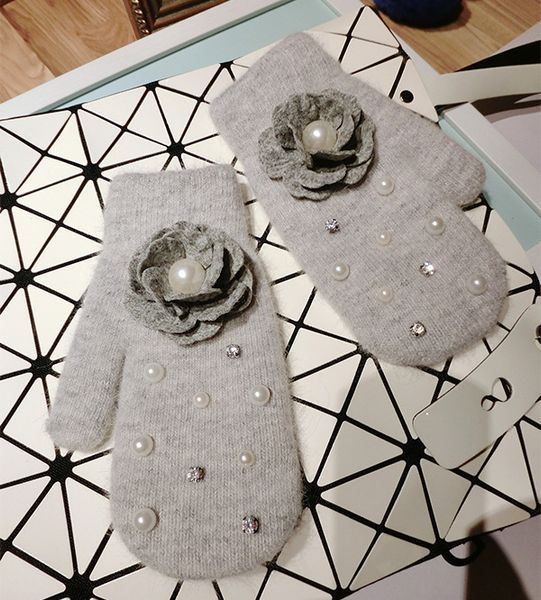 gloves camellia flower handmade fabric pearl rhinestone rabbit hair blended mittens warm autumn and winter thickened, Blue;gray
gloves camellia flower handmade fabric pearl rhinestone rabbit hair blended mittens warm autumn and winter thickened, Blue;gray