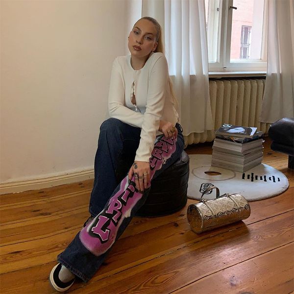 2021vintage letter print y2k straight jeans women harajuku streetwear retro mom jeans denim high waist aesthetic pants cuteandpsycho, Blue
2021vintage letter print y2k straight jeans women harajuku streetwear retro mom jeans denim high waist aesthetic pants cuteandpsycho, Blue