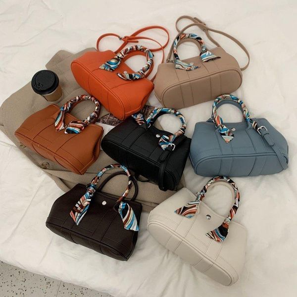 evening bags large capacity leather handle for women 2021 vintage silk scarf handbag shoulder bag female brand business lady
evening bags large capacity leather handle for women 2021 vintage silk scarf handbag shoulder bag female brand business lady