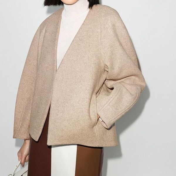 women's wool & blends autumn winter women's woolen coat v-neck loose solid color long sleeve female short type jacket 2021, Black
women's wool & blends autumn winter women's woolen coat v-neck loose solid color long sleeve female short type jacket 2021, Black