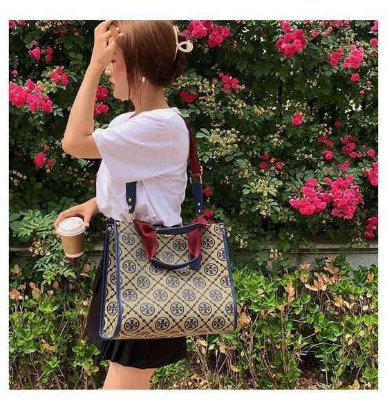 luxury design handbag 2021 new s canvas hand-held tote bag popular single shoulder size straddle women's bag w8ay
luxury design handbag 2021 new s canvas hand-held tote bag popular single shoulder size straddle women's bag w8ay