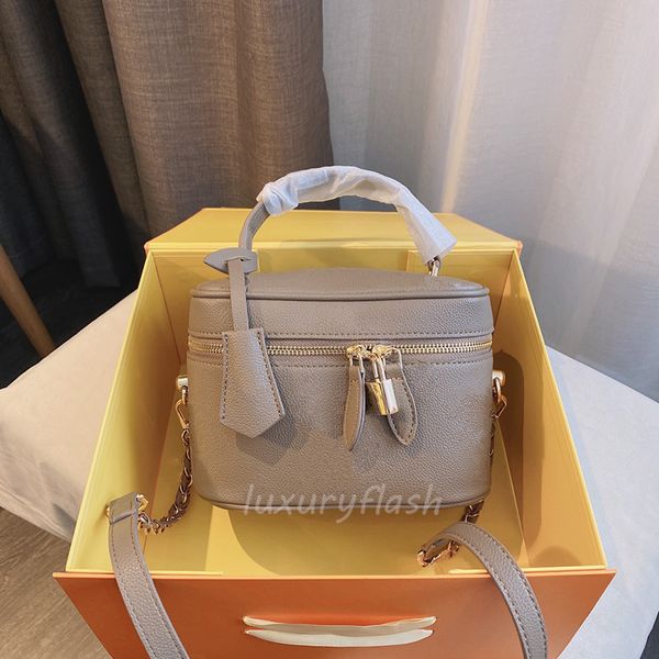2021 cosmetic handle bag vanity ladies luxurys brands designers handbags letter crossbody shoulder handbag durable portable women purses
2021 cosmetic handle bag vanity ladies luxurys brands designers handbags letter crossbody shoulder handbag durable portable women purses