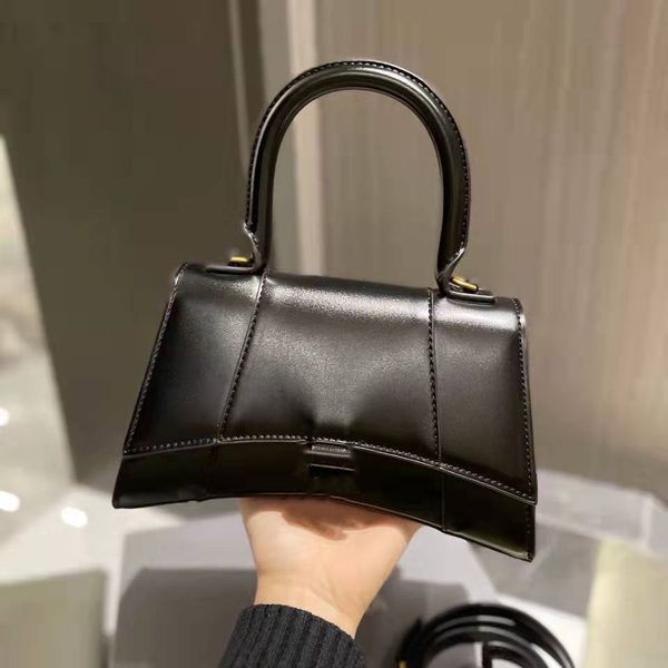 sport large capacity bag french style women's handbag fashion new leather shoulder bag purse cross body saddle messenger portable color
sport large capacity bag french style women's handbag fashion new leather shoulder bag purse cross body saddle messenger portable color