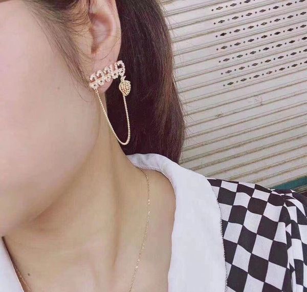 aaa designer jewelry gujia 2021 new inlaid strawberry earrings tassel earrings for female, Golden
aaa designer jewelry gujia 2021 new inlaid strawberry earrings tassel earrings for female, Golden