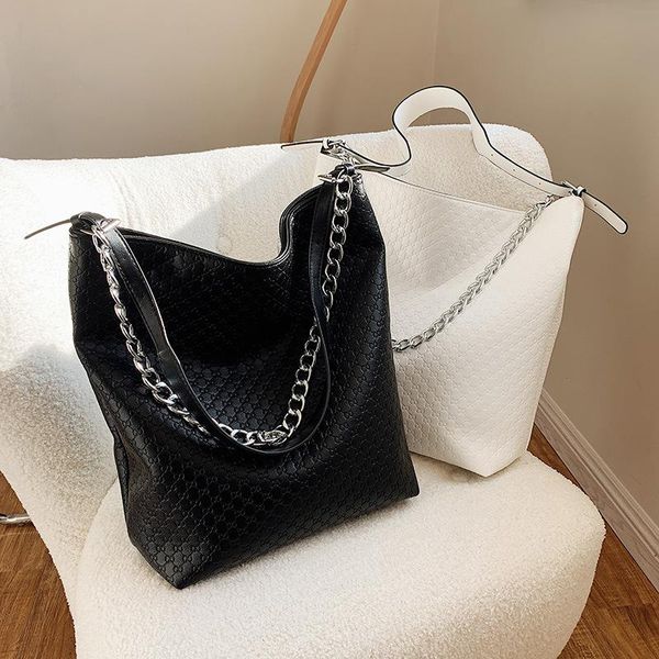 high-quality large-capacity bag women trendy fashion foreign style tote autumn and winter wild atmosphere shoulder evening bags 
high-quality large-capacity bag women trendy fashion foreign style tote autumn and winter wild atmosphere shoulder evening bags