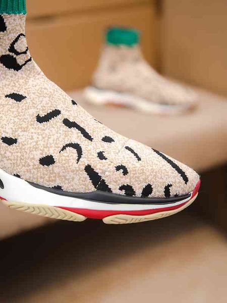 dress shoes 2021 luxurys designer sneakers high-casual shoes men's rubber outsole printed knit classic sneakerss avzz, Black
dress shoes 2021 luxurys designer sneakers high-casual shoes men's rubber outsole printed knit classic sneakerss avzz, Black