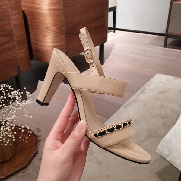 2021 good quality fashion women luxurys designers shoes designer sandals womens luxury high heels sandal dress shoess with box size 35-40 -g, Black
2021 good quality fashion women luxurys designers shoes designer sandals womens luxury high heels sandal dress shoess with box size 35-40 -g, Black