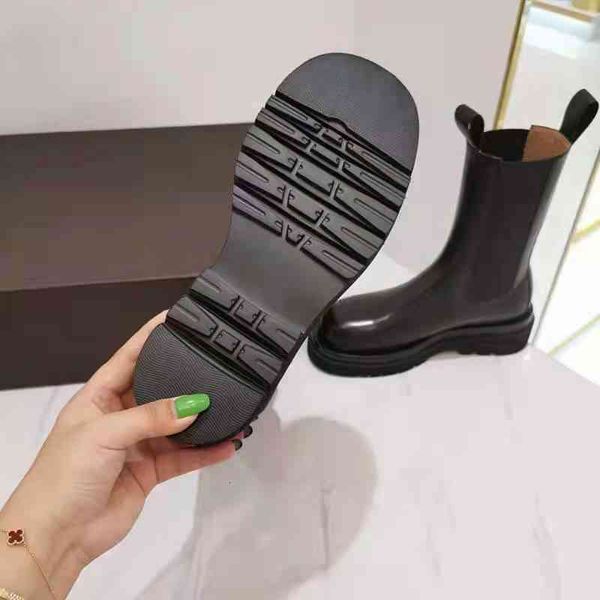 boots 2021autumn and winter show luxury designer fashion women boots leather thick soled martin boot womens high waist shoes knigh, Black
boots 2021autumn and winter show luxury designer fashion women boots leather thick soled martin boot womens high waist shoes knigh, Black