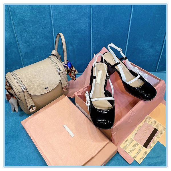 2021ss party slippers summer women shoes coarser heel flops genuine soft leather lady slipper letter high heeled sandals size 35-40, Black
2021ss party slippers summer women shoes coarser heel flops genuine soft leather lady slipper letter high heeled sandals size 35-40, Black