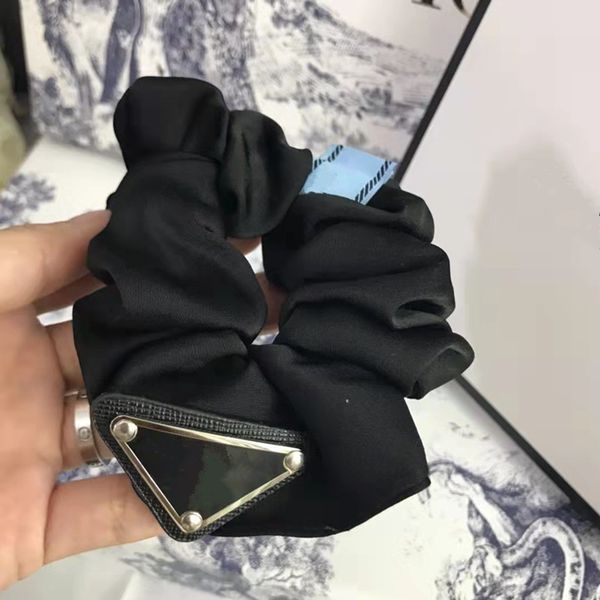 2021 women designer letter hair rubber band p letter elastic rope ponytail holder luxury accessories black bands p056, Pink
2021 women designer letter hair rubber band p letter elastic rope ponytail holder luxury accessories black bands p056, Pink