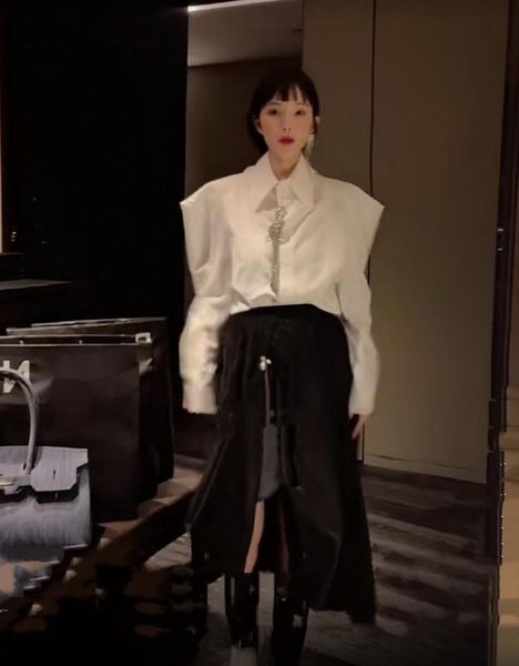 minority culture winter fashion elegant temperament wide shoulder cut design long sleeve shirt women's suits & blazers, White;black
minority culture winter fashion elegant temperament wide shoulder cut design long sleeve shirt women's suits & blazers, White;black