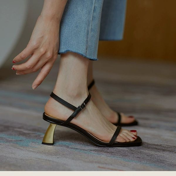 2021 cool genuine leather women's sandals, electroplating heel, luxury atmosphere, calf upper, comfortable lamb lining, ultimate comfor, Black
2021 cool genuine leather women's sandals, electroplating heel, luxury atmosphere, calf upper, comfortable lamb lining, ultimate comfor, Black