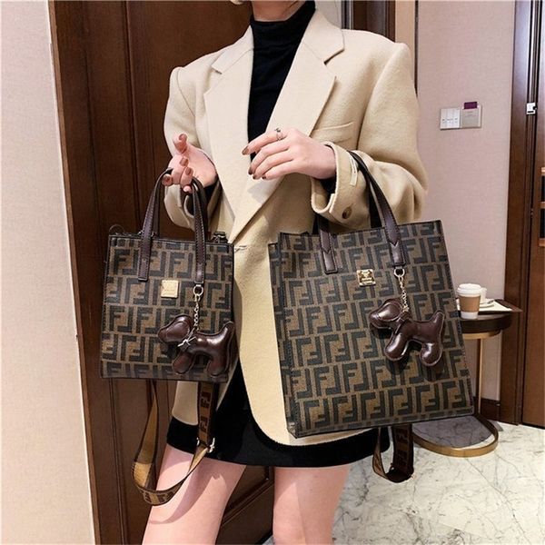 outlet sale 80% off fashionable and versatile handbag high texture simple printing single shoulder messenger bucket bag wholesale store
outlet sale 80% off fashionable and versatile handbag high texture simple printing single shoulder messenger bucket bag wholesale store