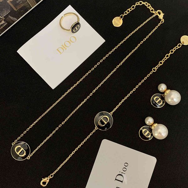 2021 luxury designer jewelry letter necklace female net red temperament earrings brass bracelet opening ring, Silver
2021 luxury designer jewelry letter necklace female net red temperament earrings brass bracelet opening ring, Silver