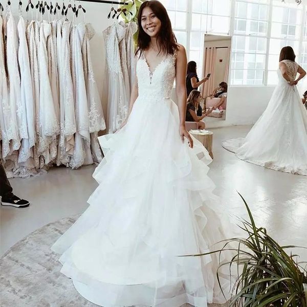 custom v neck a line lace wedding dresses 2021 with appliques sweep train backless tulle bridal gowns plus size, White
custom v neck a line lace wedding dresses 2021 with appliques sweep train backless tulle bridal gowns plus size, White