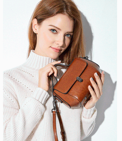 summer women's bag classic retro oil wax cowhide luxury brown/ wine red handbag business/tourism shoulder leather wholesale waist bags
summer women's bag classic retro oil wax cowhide luxury brown/ wine red handbag business/tourism shoulder leather wholesale waist bags