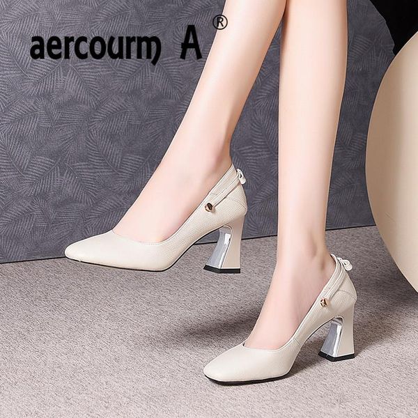 dress shoes aercourm a 2021 button decoration spring summer patent leather thick heels women pumps point toe woman, Black
dress shoes aercourm a 2021 button decoration spring summer patent leather thick heels women pumps point toe woman, Black