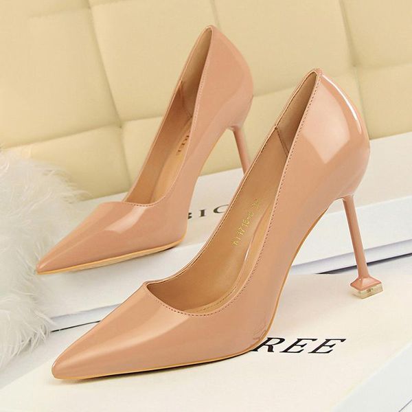 classic women's pumps shoes on heels 9.5cm patent leather high heel for women wedding pointed toe female stiletto dress, Black
classic women's pumps shoes on heels 9.5cm patent leather high heel for women wedding pointed toe female stiletto dress, Black