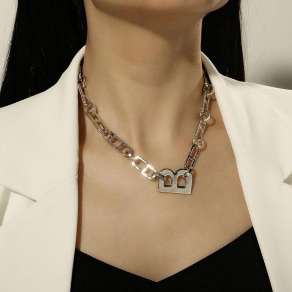 simple metal b letter pendant choker necklace bridal punk minimalism clavicle jewelry for women and girl chokers, Golden;silver
simple metal b letter pendant choker necklace bridal punk minimalism clavicle jewelry for women and girl chokers, Golden;silver
