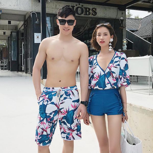 one-piece suits 2021 summer couple swimsuit floral print short sleeve swimwear women 3 piece set spring beach wear men swimming trunks
one-piece suits 2021 summer couple swimsuit floral print short sleeve swimwear women 3 piece set spring beach wear men swimming trunks