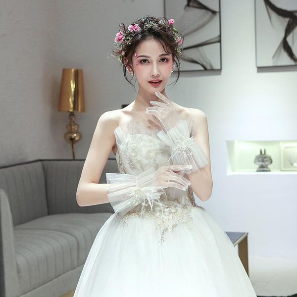 five fingers gloves party etiquette toasting feather all refers to the short style lace, Blue;gray
five fingers gloves party etiquette toasting feather all refers to the short style lace, Blue;gray