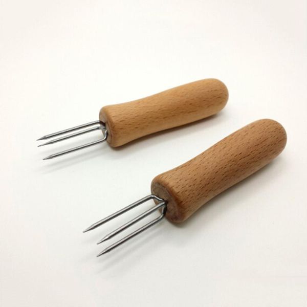 forks stainless steel corn cob holder wooden handle grilling fork portable fruit barbecue accessories
forks stainless steel corn cob holder wooden handle grilling fork portable fruit barbecue accessories