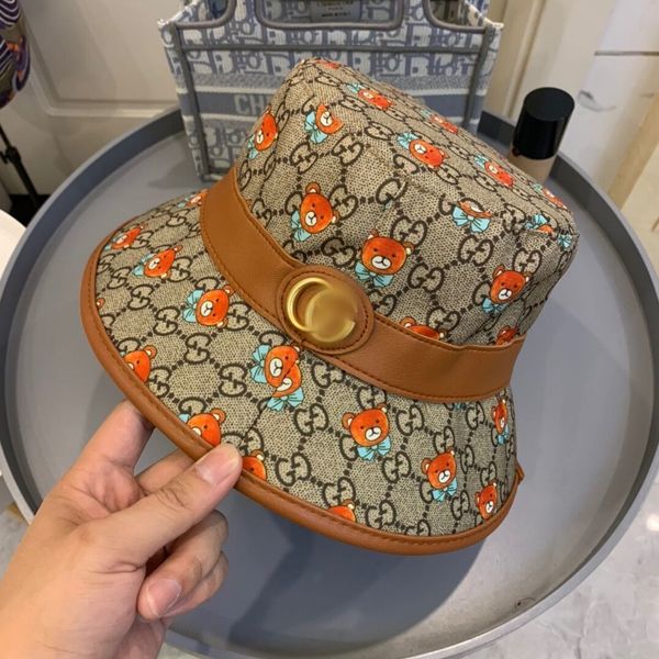 2021 men designer bucket hat with letter bear printed mens designers hats for travelling fashion women luxury sunhats, Blue;gray
2021 men designer bucket hat with letter bear printed mens designers hats for travelling fashion women luxury sunhats, Blue;gray