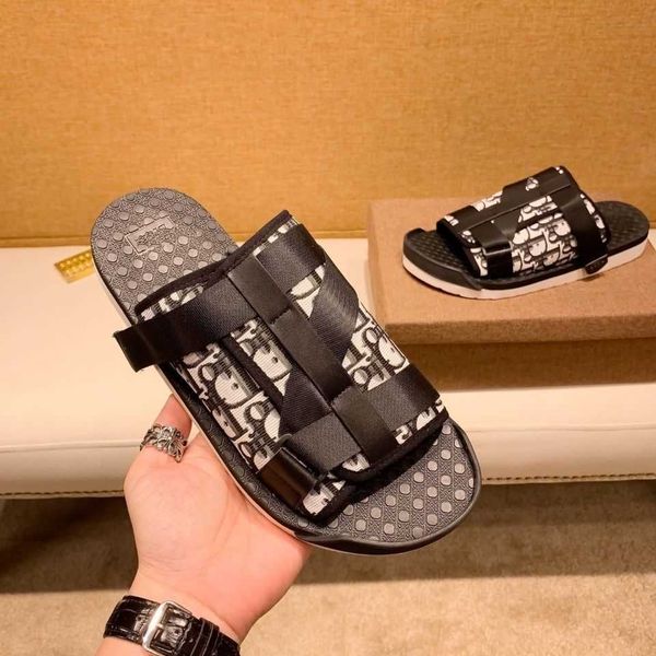 outdoor sandals men slippers 2021 summer new trend korean personality fashion wear anti slip soft bottom zlh, Black
outdoor sandals men slippers 2021 summer new trend korean personality fashion wear anti slip soft bottom zlh, Black