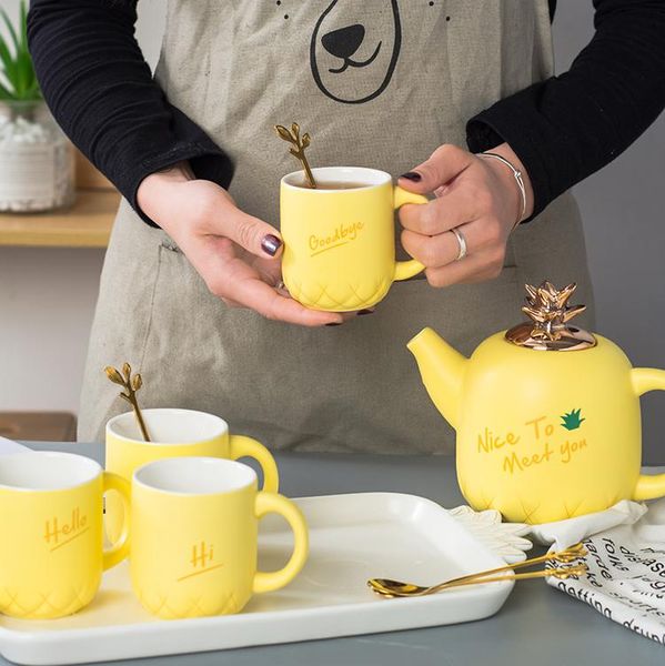 mugs simple afternoon tea set ceramic black teapot european coffee cup household water
mugs simple afternoon tea set ceramic black teapot european coffee cup household water