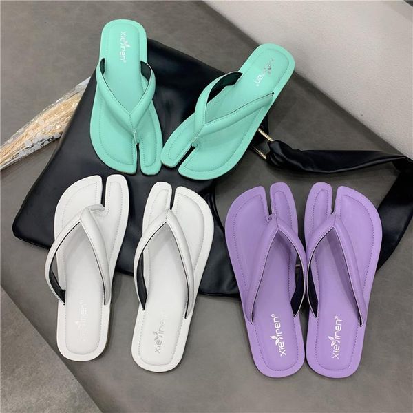 slippers casual shoes woman 2021 shallow rubber flip flops pantofle luxury hawaiian flat slides fabric pu female, Black
slippers casual shoes woman 2021 shallow rubber flip flops pantofle luxury hawaiian flat slides fabric pu female, Black